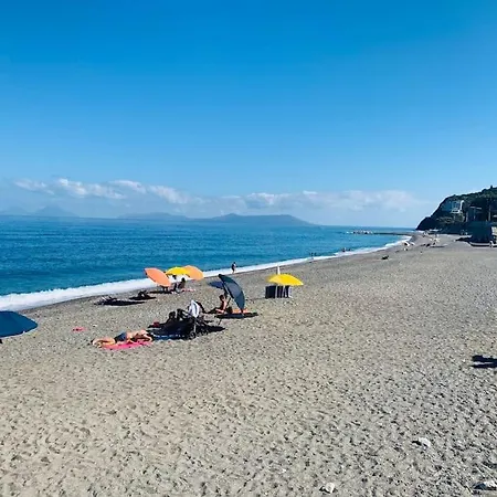 A Tre Passi Dal Mare Con Parcheggio Gratuito Apartment Gioiosa Marea